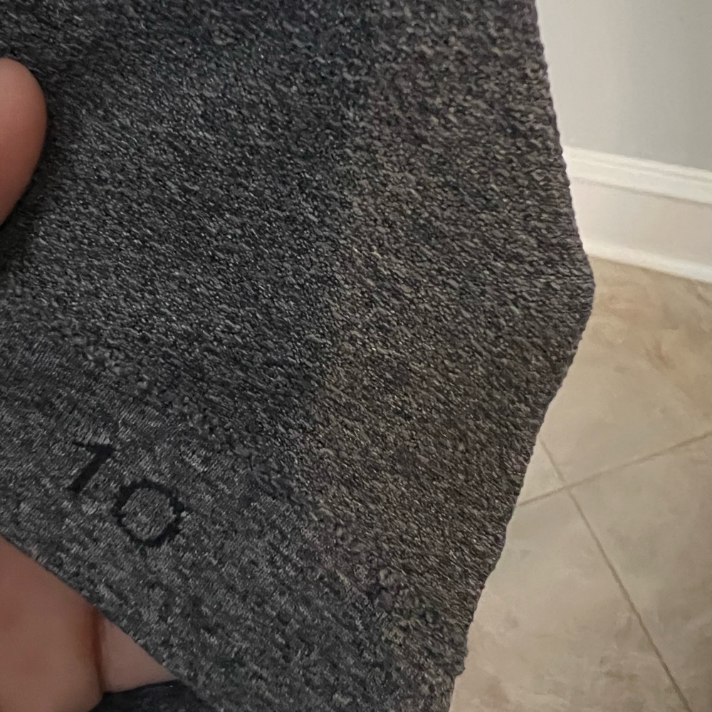 Lululemon - Picture 2 of 7